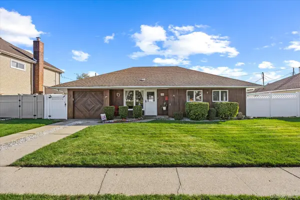 18 Washington Street, Hicksville, NY 11801