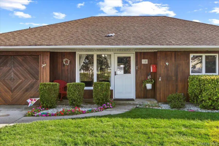 18 Washington Street, Hicksville, NY 11801 - #3