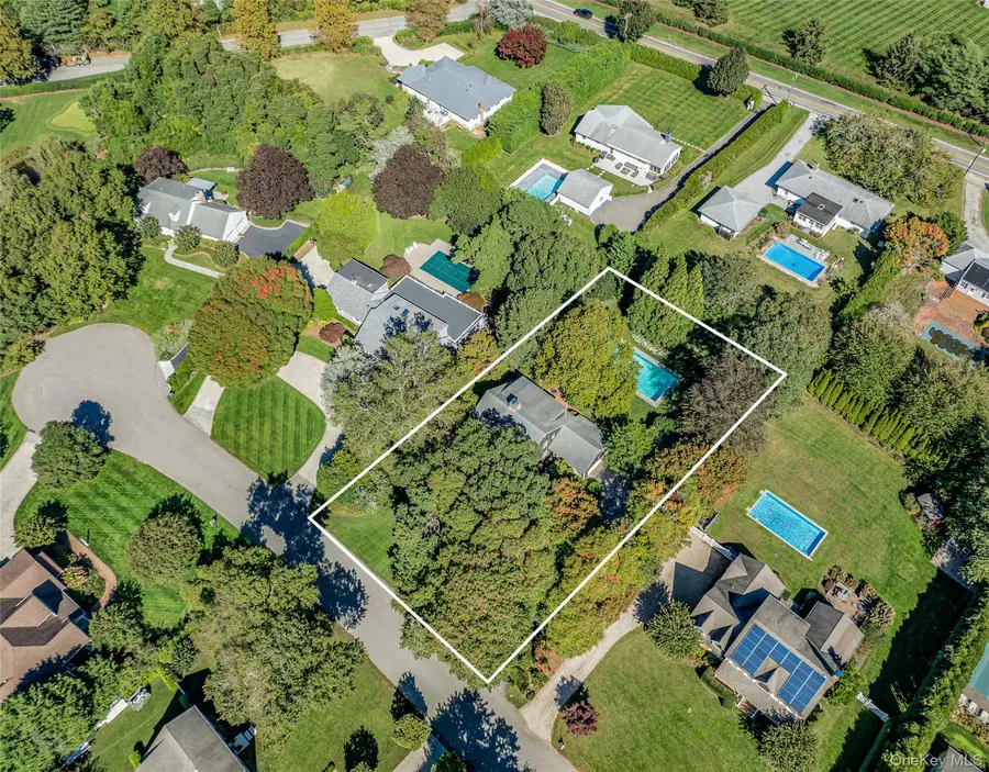 32 Aberdeen Lane, Southampton, NY 11968 - #2