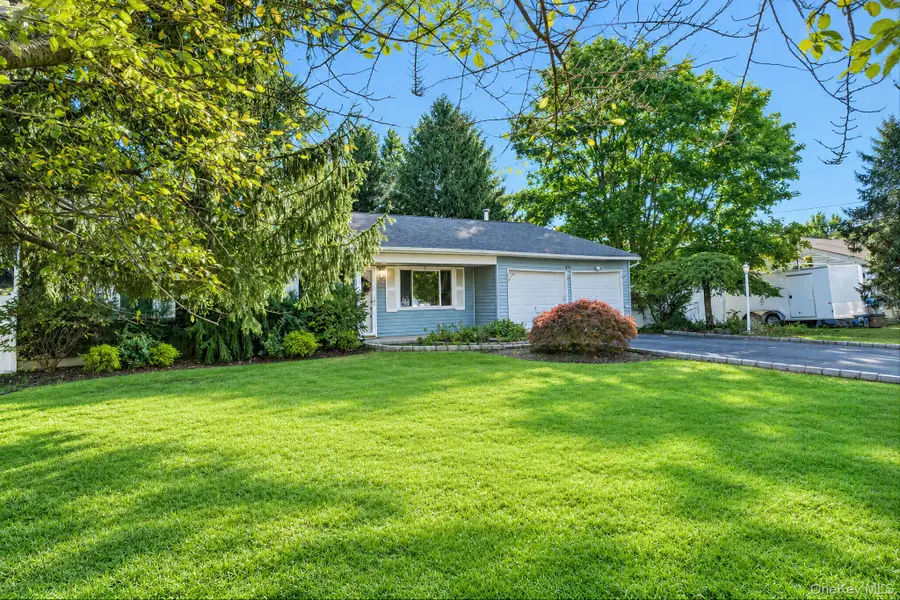 211 Mount Sinai Coram Road, Coram, NY 11727 - #2