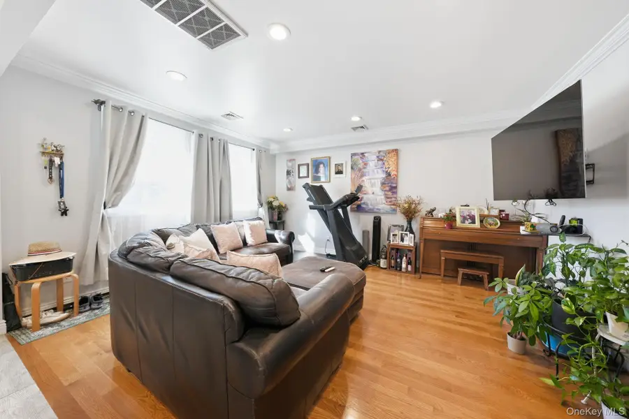 5035 192nd Street, Fresh Meadows, NY 11365 - #3