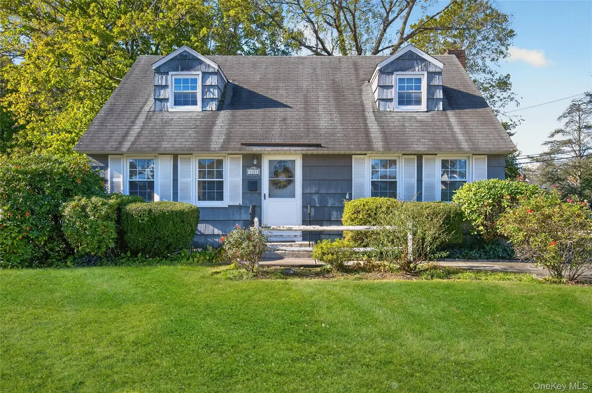 35 Ross Lane, East Norwich, NY 11732 - #1