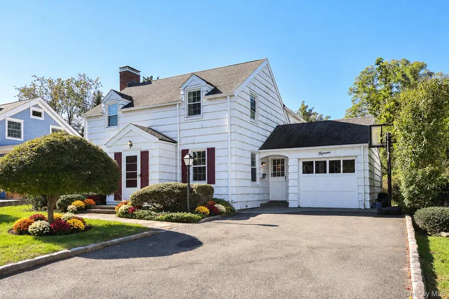 15 Ruth Place, Glen Head, NY 11545 - #2