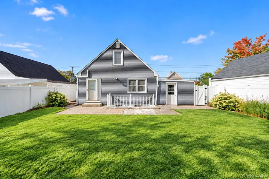 14 Burns Avenue, Hicksville, NY 11801 - #3