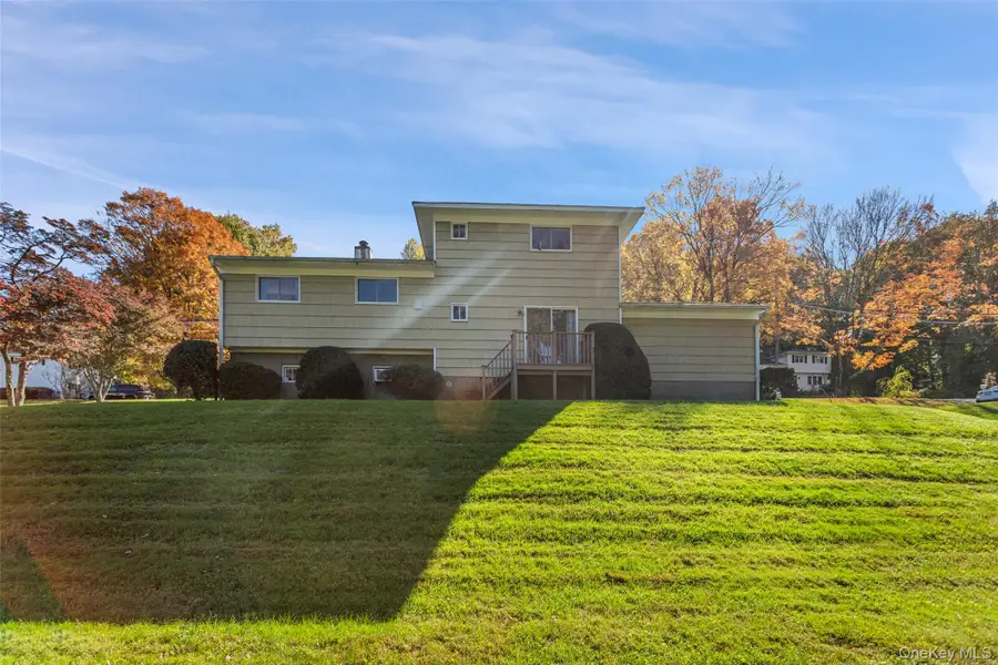 32 Hillview Drive, Pleasantville, NY 10570 - #2