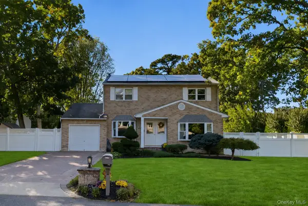 12 17th Avenue, Ronkonkoma, NY 11779