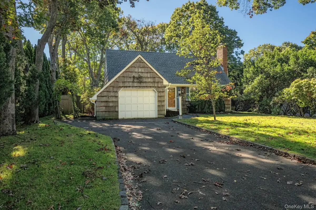 11 Nassau Road, Hampton Bays, NY 11946 - #1