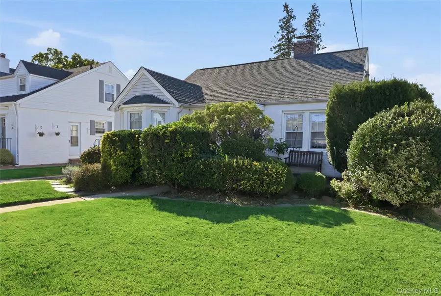 41 Doncaster Road, Malverne, NY 11565 - #3