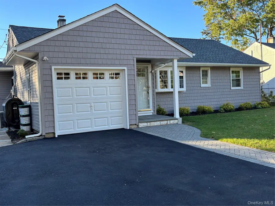 182 Hungry Harbor Road, Valley Stream, NY 11581 - #2
