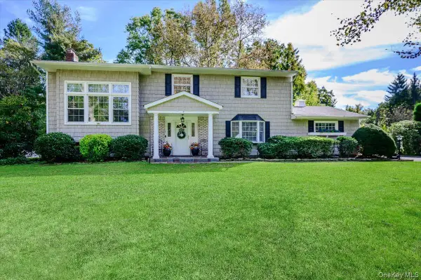 7 Polly Drive, Huntington, NY 11743