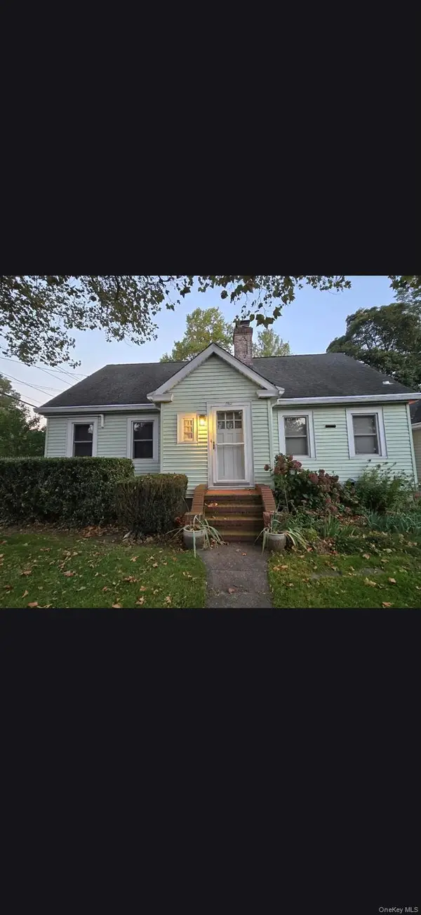 1 Woodhill Court, Huntington Station, NY 11746