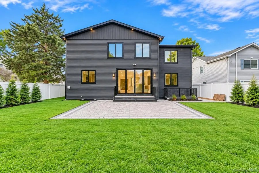 29 Patience Lane, Westbury, NY 11590 - #2