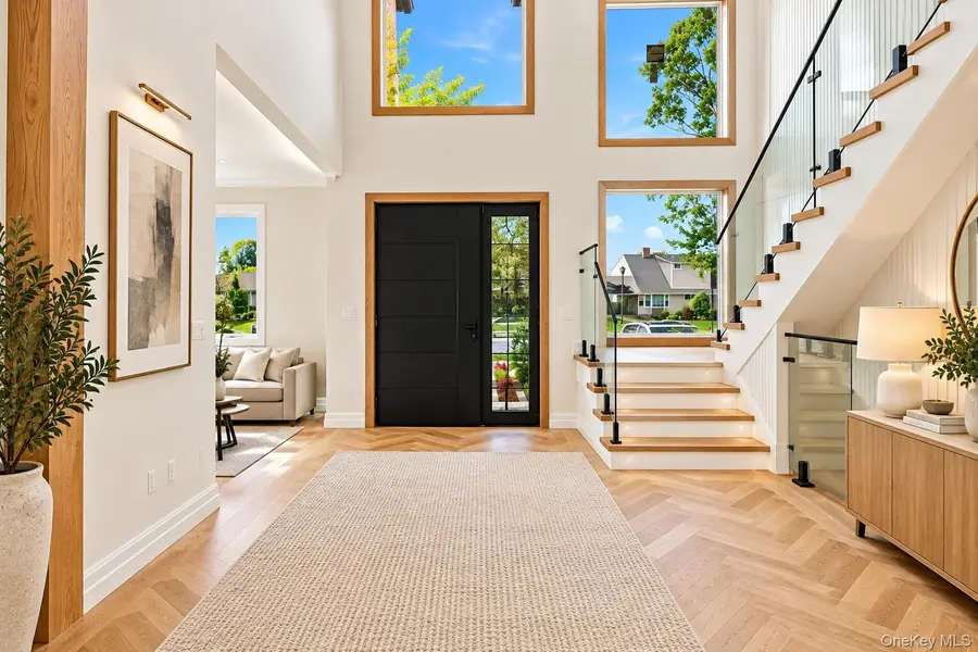 29 Patience Lane, Westbury, NY 11590 - #3