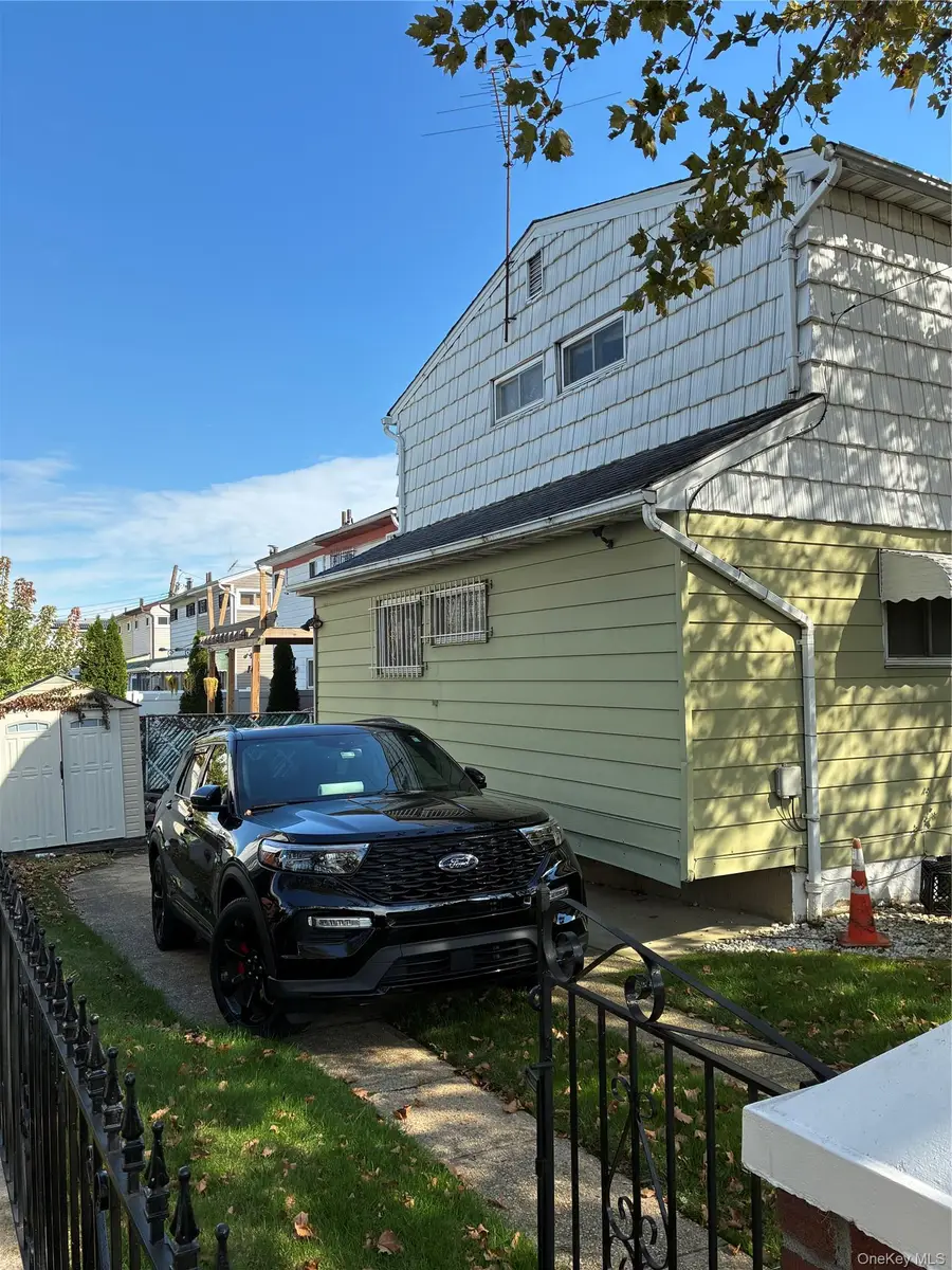 17503 109th Avenue, Jamaica, NY 11433 - #3