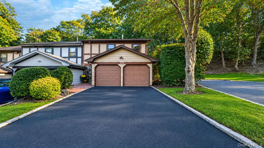 23 Pond Path, Woodbury, NY 11797 - #2