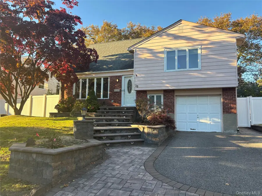 38 Garnet Lane, Plainview, NY 11803 - #2