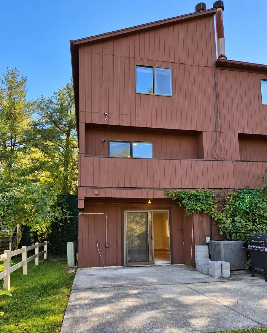 971 W Fingerboard Road, Staten Island, NY 10304 - #2