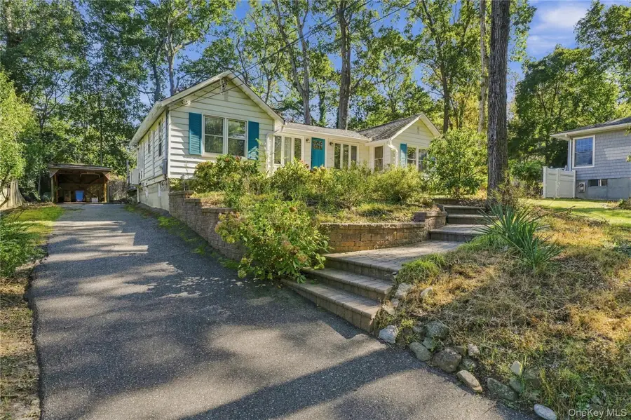 38 Longview Avenue, Rocky Point, NY 11778 - #3