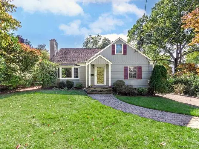 5 Edgewood Avenue, Glen Head, NY 11545 - #1