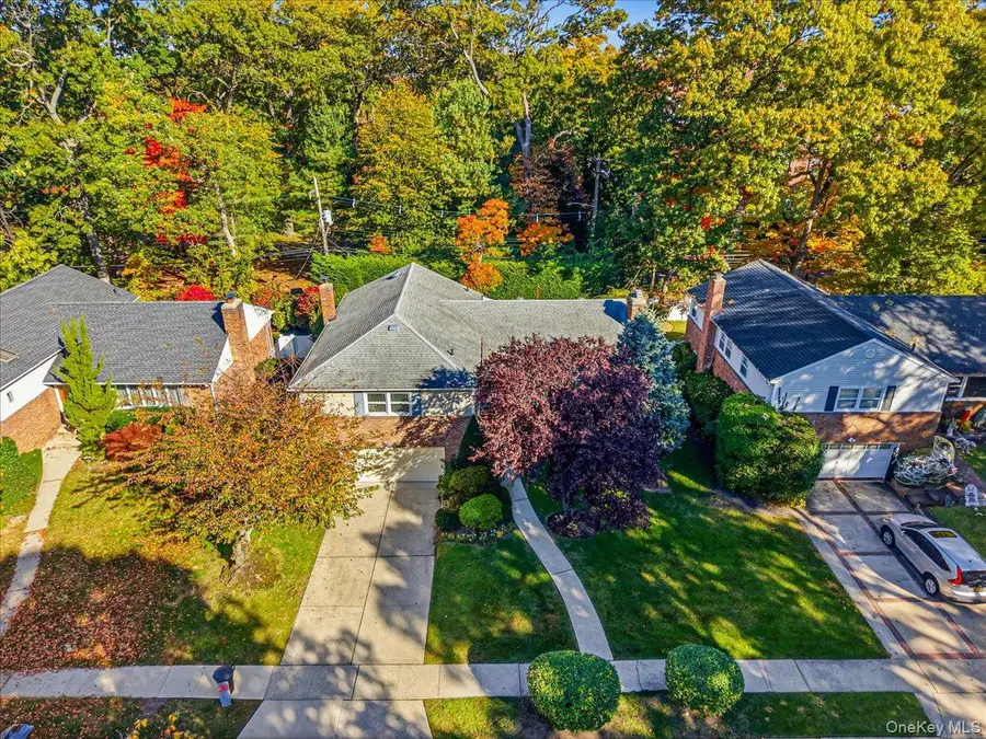 109 Reeve Road, Rockville Centre, NY 11570 - #3