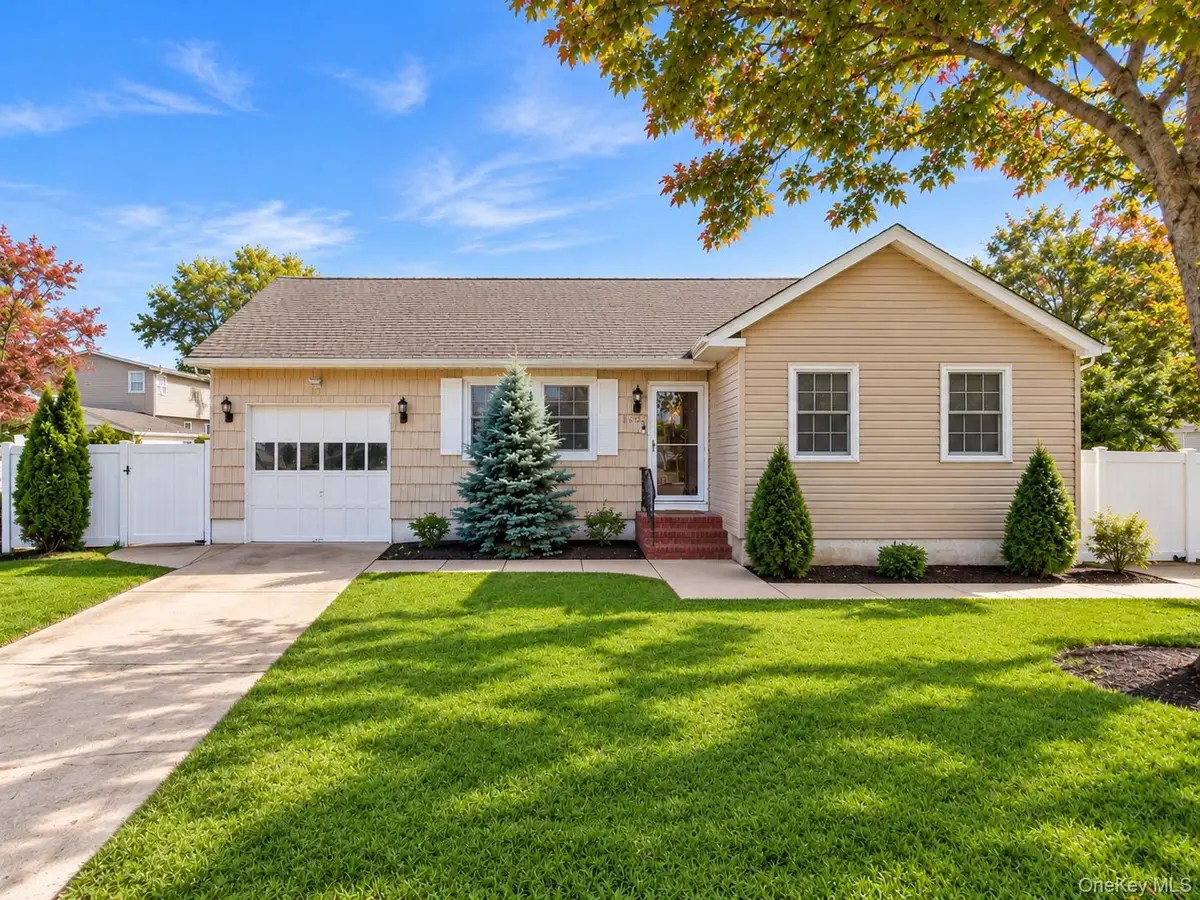 1523 2nd Street, West Babylon, NY 11704 - #1