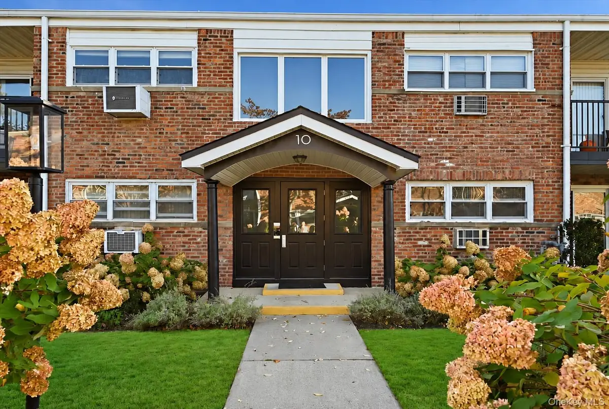 10 Ivy Street #5A, Farmingdale, NY 11735 - #1
