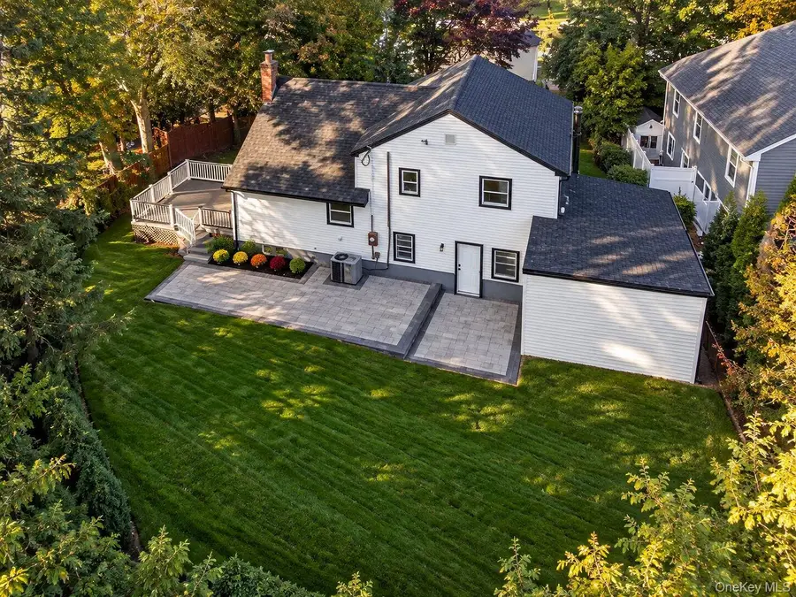 23 Library Lane, Plainview, NY 11803 - #2