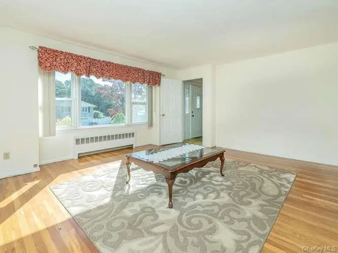 33 Craft Avenue, Glen Cove, NY 11542 - #3