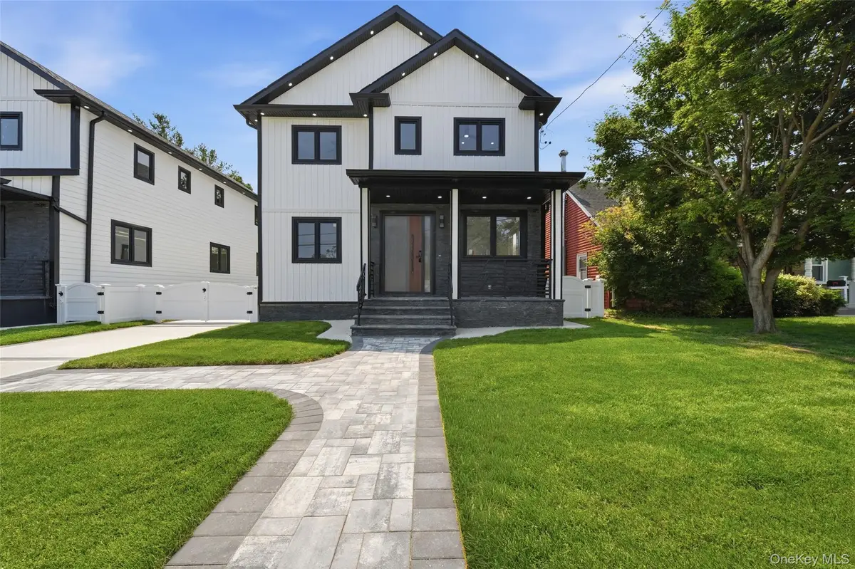 22 Surrey Lane, Valley Stream, NY 11580 - #1