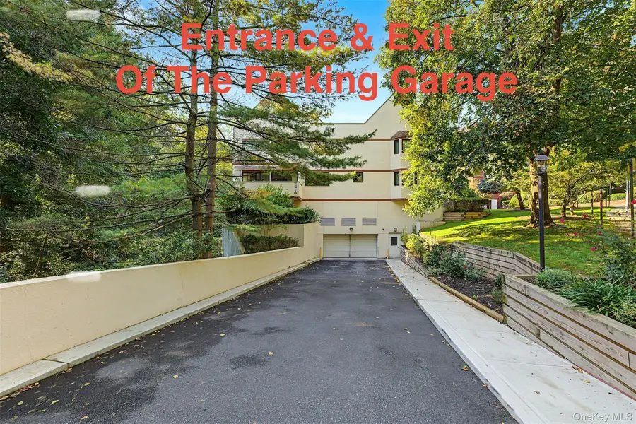 90 Knightbridge Rd #1J, Great Neck, NY 11021 - #3