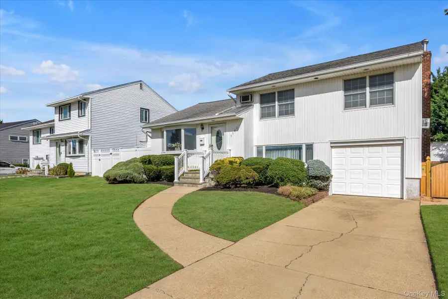 3583 Summer Drive, Wantagh, NY 11793 - #2