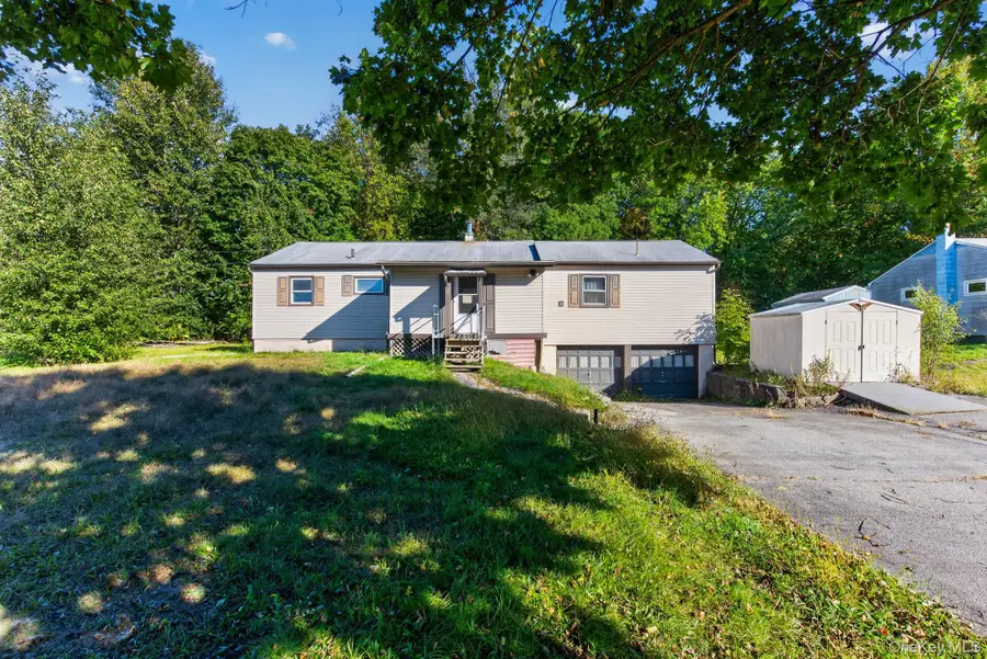 662 S Drury Lane, Rock Tavern, NY 12575 - #3