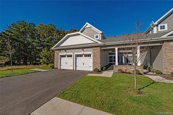 79 Willow Circle, Coram, NY 11727