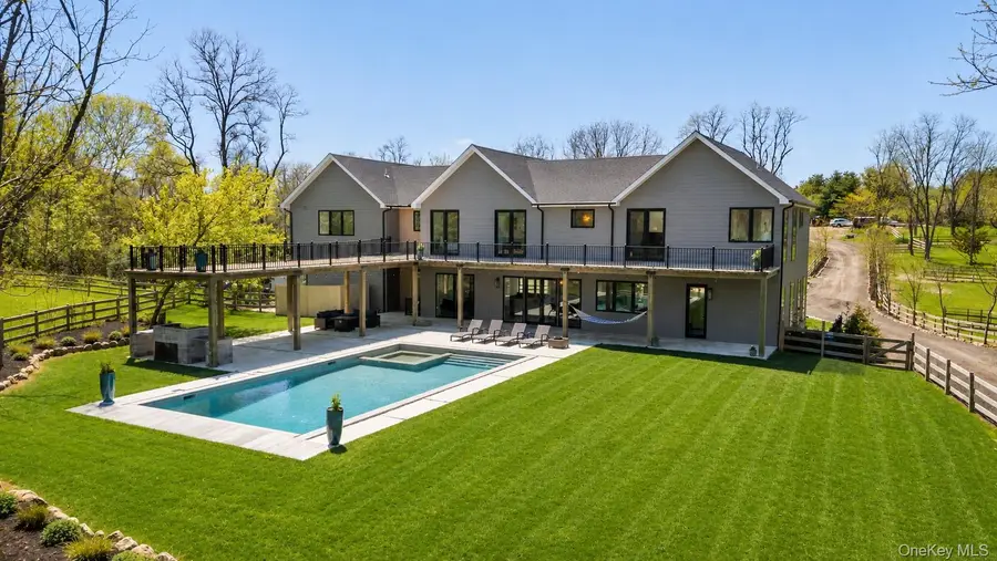 360 West Lane, Northville, NY 11901 - #2