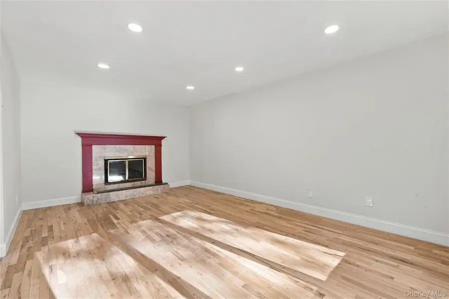 1147 N Country Road, Stony Brook, NY 11790 - #3
