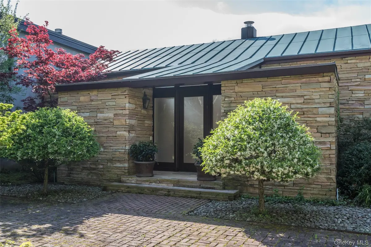 2 Pheasant Run, Old Westbury, NY 11568 - #1