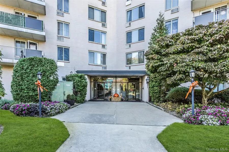 135 Post Avenue #2T, Westbury, NY 11590 - #2
