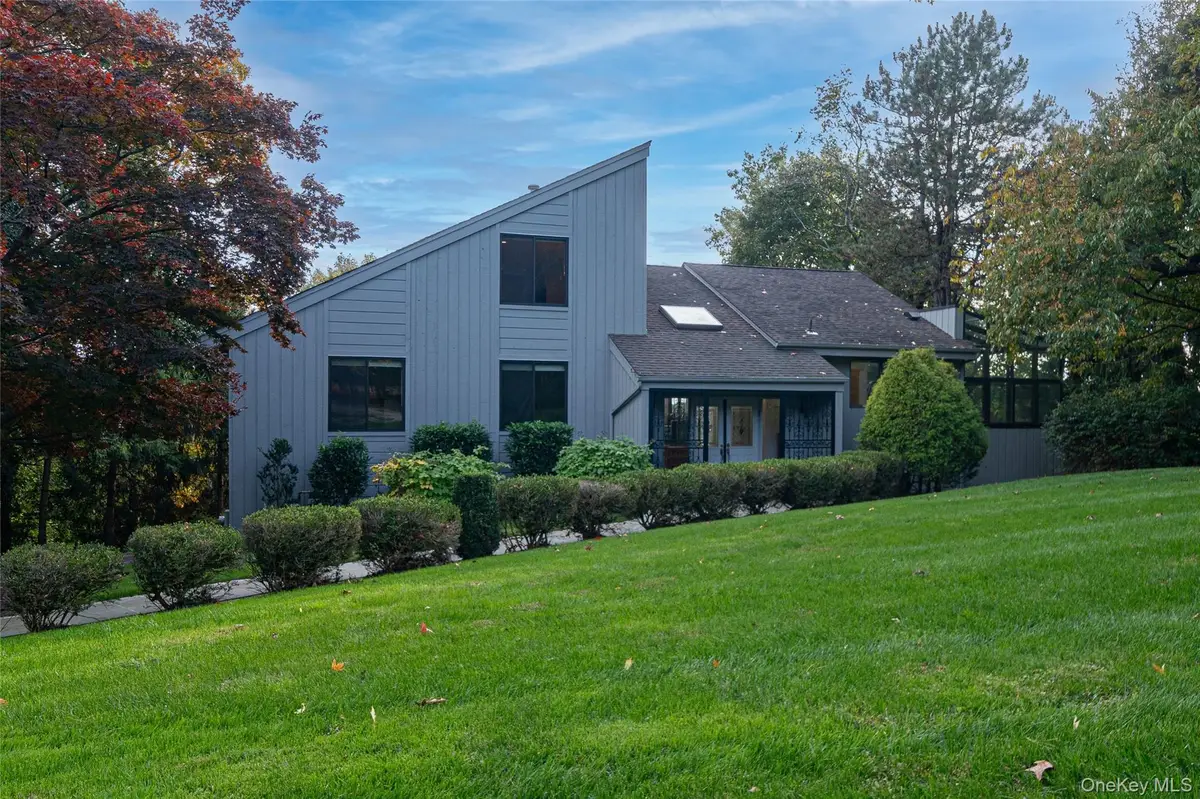 8 Heritage Drive, Pleasantville, NY 10570 - #1