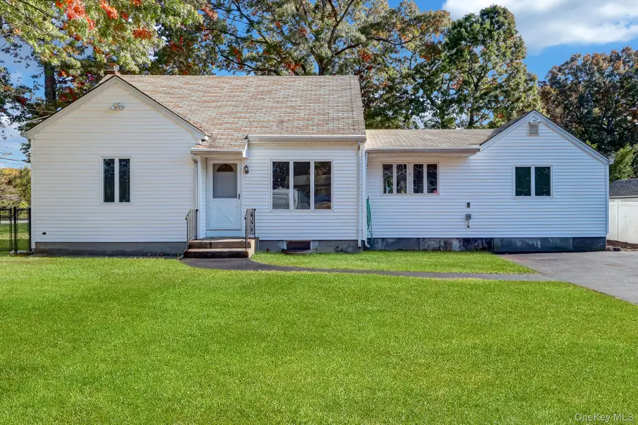 203 Carroll Avenue, Ronkonkoma, NY 11779 - #2