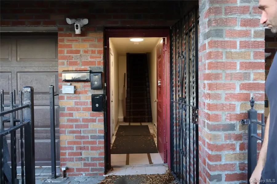 858 Morris Park Avenue, Bronx, NY 10462 - #3