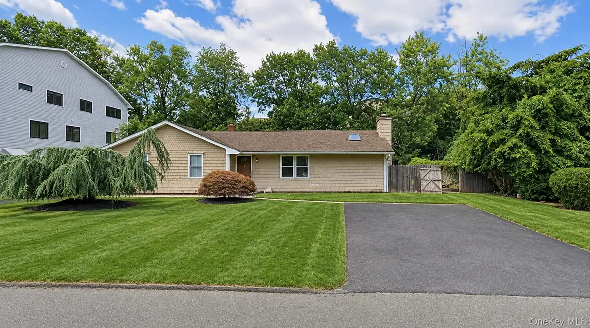 4 Roberts Road, Monsey, NY 10952 - #1