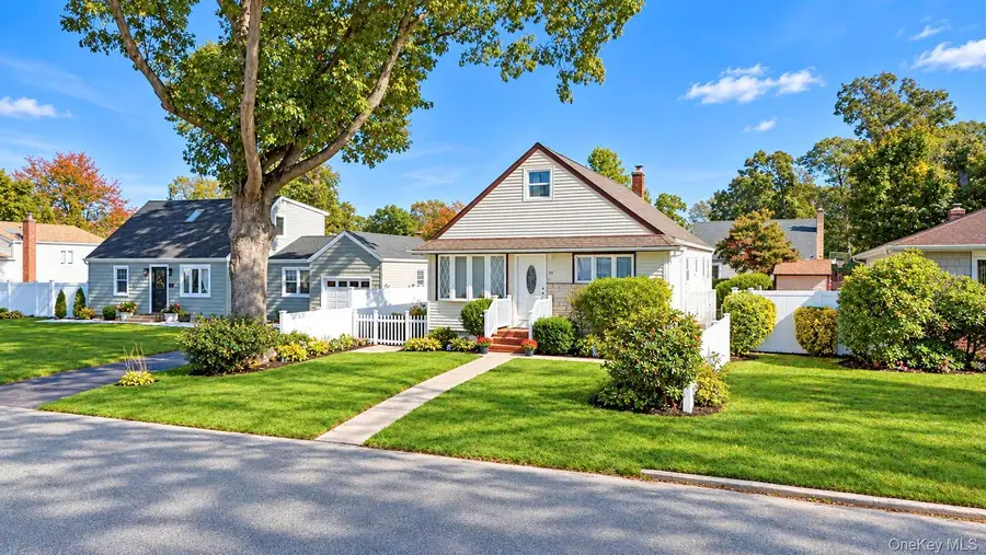 38 Colonial Road, Copiague, NY 11726 - #2