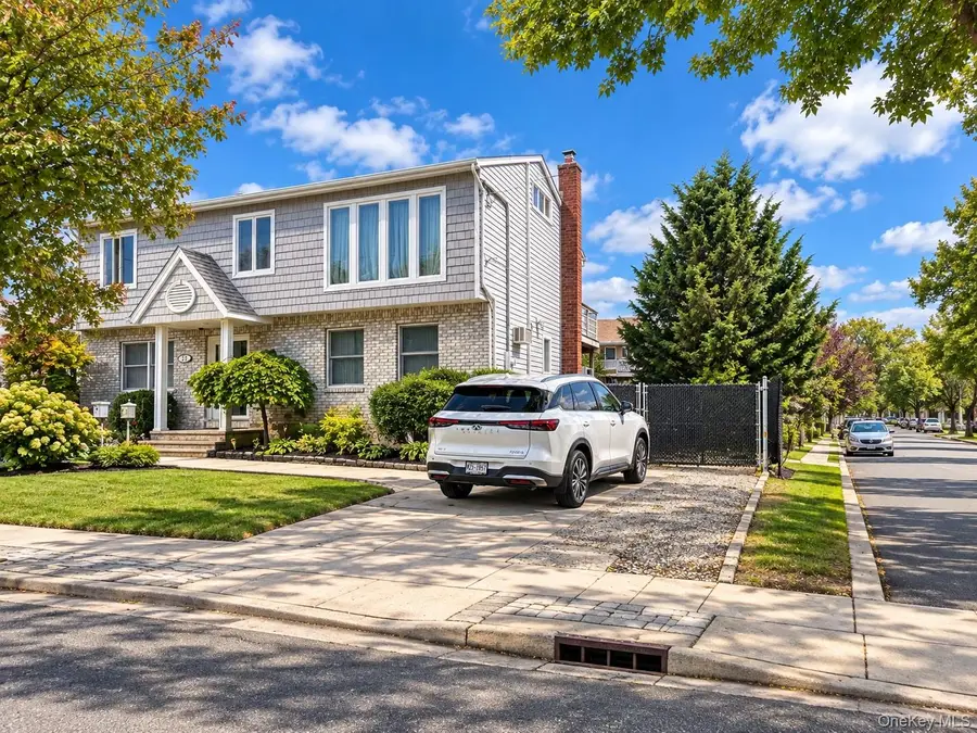 28 Florence Avenue, Freeport, NY 11520 - #2