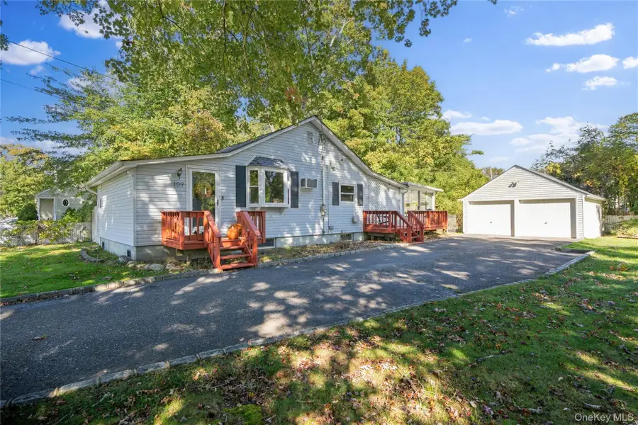109 Lakeview Drive, Mastic Beach, NY 11951 - #2