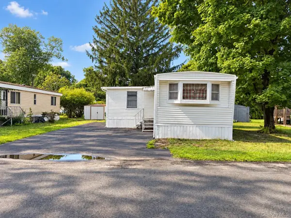 12 Betsy Ross, Bohemia, NY 11716