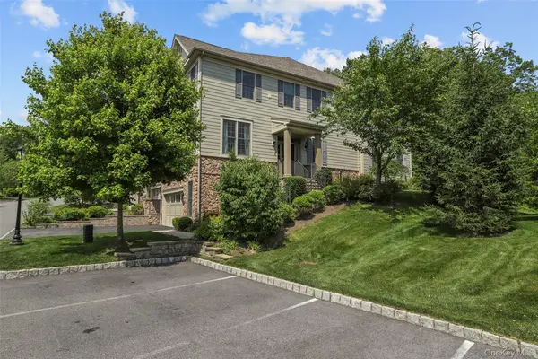 8 Langeloth Drive, Cortlandt Manor, NY 10567