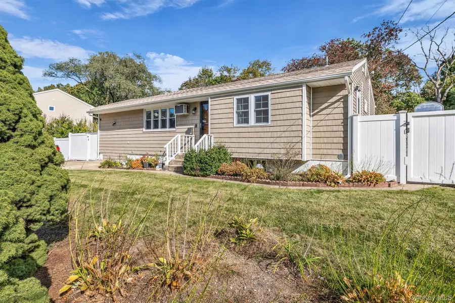143 Dovecote Lane, Central Islip, NY 11722 - #2