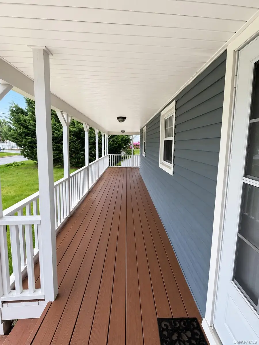 1423 9th Street, West Babylon, NY 11704 - #3