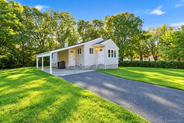 384 Locust Street, Central Islip, NY 11722