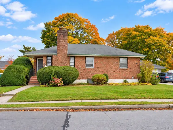 131 Roosevelt Avenue, Freeport, NY 11520